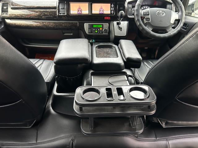 ハイエースワゴン ＧＬ　ファインテックツアラー　４ＷＤ　両側パワースライドドア　社外ナビ　ＴＶ　Ｂカメラ　フリップダウンモニター　フロントスポイラー　社外ＬＥＤテールランプ　シートカバー（26枚目）