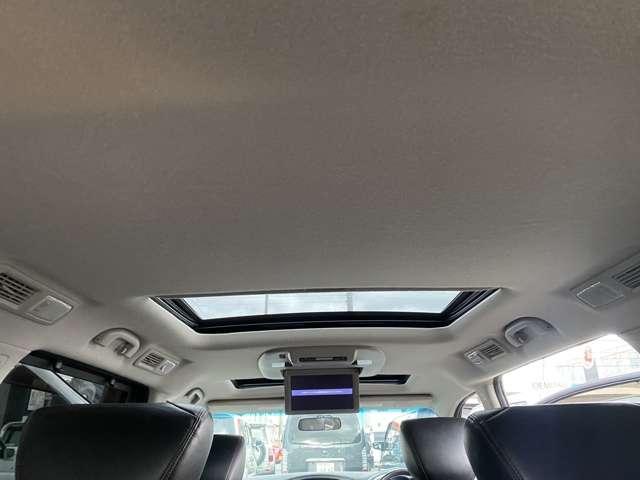 4WD/Sunroof/Navi/DVD/AW