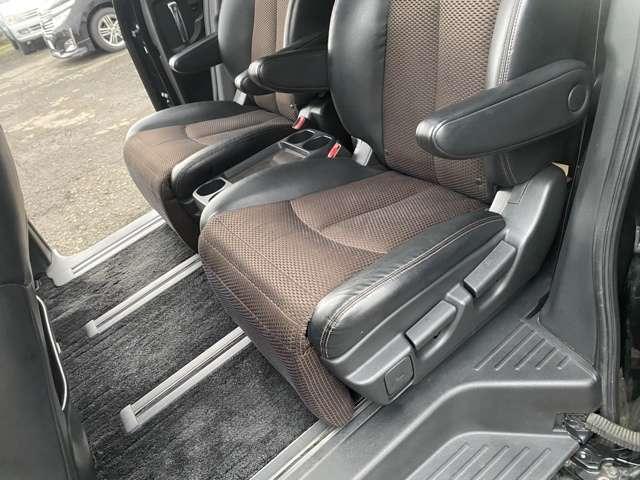 4WD/Sunroof/Navi/DVD/AW