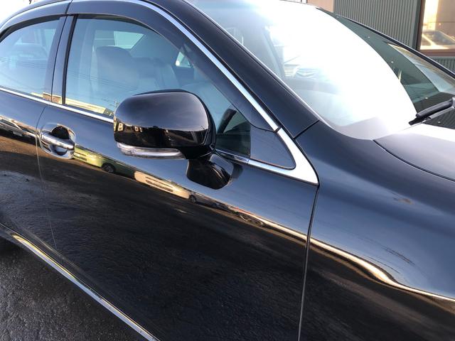 クラウン ロイヤルサルーンｉ－Ｆｏｕｒ　寒冷地仕様　パワーシート　プッシュスタート　スマートキー　トランクイージークローザー　ＨＩＤ　パワーシート　キーレス　盗難防止システム　衝突安全ボディ　ＡＢＳ　ＥＳＣ（44枚目）