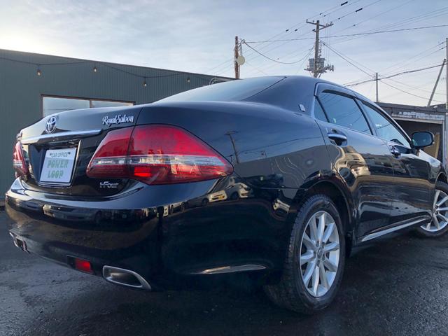 クラウン ロイヤルサルーンｉ－Ｆｏｕｒ　寒冷地仕様　パワーシート　プッシュスタート　スマートキー　トランクイージークローザー　ＨＩＤ　パワーシート　キーレス　盗難防止システム　衝突安全ボディ　ＡＢＳ　ＥＳＣ（47枚目）