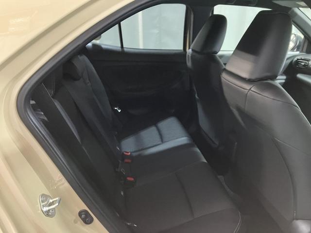 ヤリスクロス ハイブリッドＺ　４ＷＤ　メモリーナビ　バックカメラ　衝突被害軽減システム　ＥＴＣ　ＬＥＤヘッドランプ（7枚目）