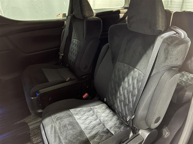 ヴェルファイア ２．５Ｚ　Ａエディション　４ＷＤ　フルセグ　メモリーナビ　ＤＶＤ再生　後席モニター　バックカメラ　衝突被害軽減システム　ＥＴＣ　両側電動スライド　ＬＥＤヘッドランプ　乗車定員７人　３列シート　ワンオーナー（8枚目）