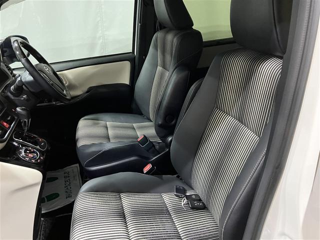 ノア Ｓｉ　ダブルバイビーＩＩＩ　４ＷＤ　フルセグ　メモリーナビ　ＤＶＤ再生　バックカメラ　衝突被害軽減システム　ＥＴＣ　ドラレコ　両側電動スライド　ＬＥＤヘッドランプ　乗車定員７人　３列シート　アイドリングストップ（7枚目）