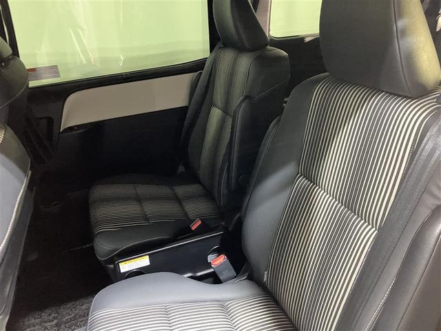 ノア Ｓｉ　ダブルバイビーＩＩＩ　４ＷＤ　フルセグ　メモリーナビ　ＤＶＤ再生　バックカメラ　衝突被害軽減システム　ＥＴＣ　ドラレコ　両側電動スライド　ＬＥＤヘッドランプ　乗車定員７人　３列シート　アイドリングストップ（8枚目）