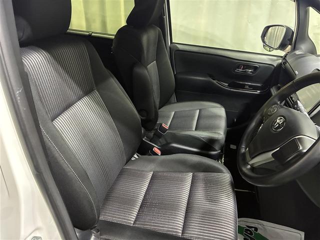 ヴォクシー ＺＳ　煌ＩＩ　４ＷＤ　フルセグ　メモリーナビ　ＤＶＤ再生　バックカメラ　衝突被害軽減システム　ＥＴＣ　両側電動スライド　ＬＥＤヘッドランプ　乗車定員７人　３列シート　ワンオーナー　アイドリングストップ（5枚目）