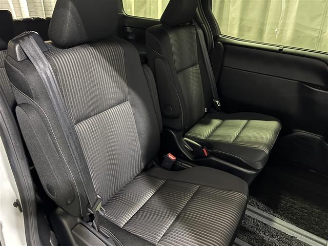 ヴォクシー ＺＳ　煌ＩＩ　４ＷＤ　フルセグ　メモリーナビ　ＤＶＤ再生　バックカメラ　衝突被害軽減システム　ＥＴＣ　両側電動スライド　ＬＥＤヘッドランプ　乗車定員７人　３列シート　ワンオーナー　アイドリングストップ（6枚目）