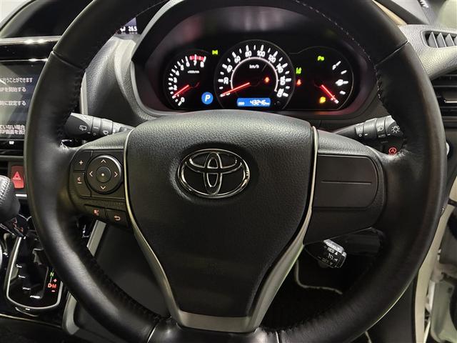 ヴォクシー ＺＳ　煌ＩＩ　４ＷＤ　フルセグ　メモリーナビ　ＤＶＤ再生　バックカメラ　衝突被害軽減システム　ＥＴＣ　両側電動スライド　ＬＥＤヘッドランプ　乗車定員７人　３列シート　ワンオーナー　アイドリングストップ（13枚目）