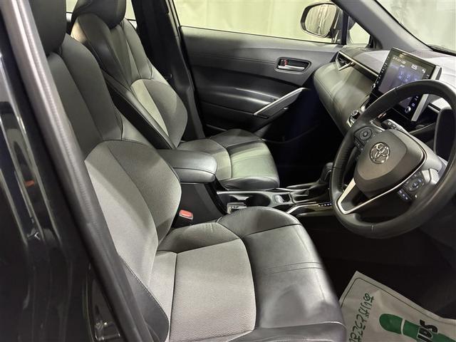 カローラクロス ハイブリッド　Ｚ　サンルーフ　４ＷＤ　メモリーナビ　バックカメラ　衝突被害軽減システム　ＥＴＣ　ＬＥＤヘッドランプ　ワンオーナー（5枚目）