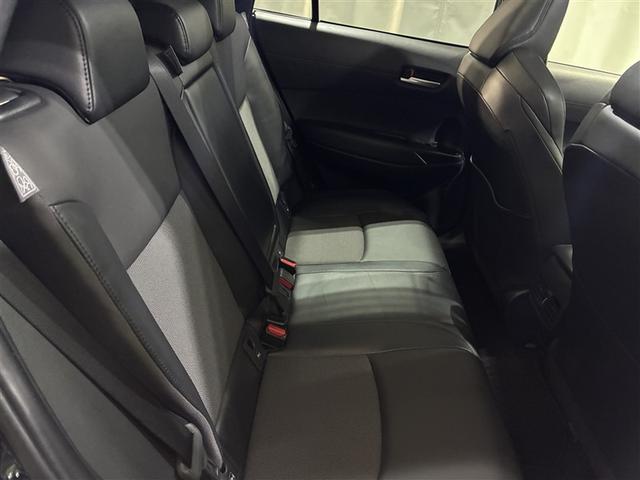 カローラクロス ハイブリッド　Ｚ　サンルーフ　４ＷＤ　メモリーナビ　バックカメラ　衝突被害軽減システム　ＥＴＣ　ＬＥＤヘッドランプ　ワンオーナー（6枚目）