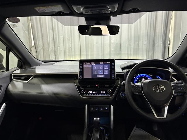 カローラクロス ハイブリッド　Ｚ　サンルーフ　４ＷＤ　メモリーナビ　バックカメラ　衝突被害軽減システム　ＥＴＣ　ＬＥＤヘッドランプ　ワンオーナー（9枚目）