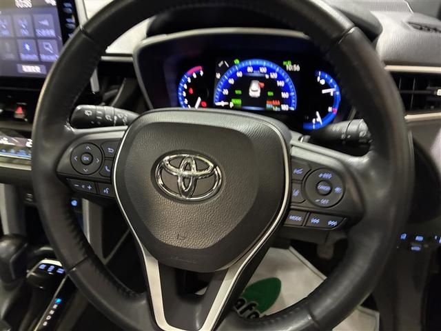 カローラクロス ハイブリッド　Ｚ　サンルーフ　４ＷＤ　メモリーナビ　バックカメラ　衝突被害軽減システム　ＥＴＣ　ＬＥＤヘッドランプ　ワンオーナー（12枚目）