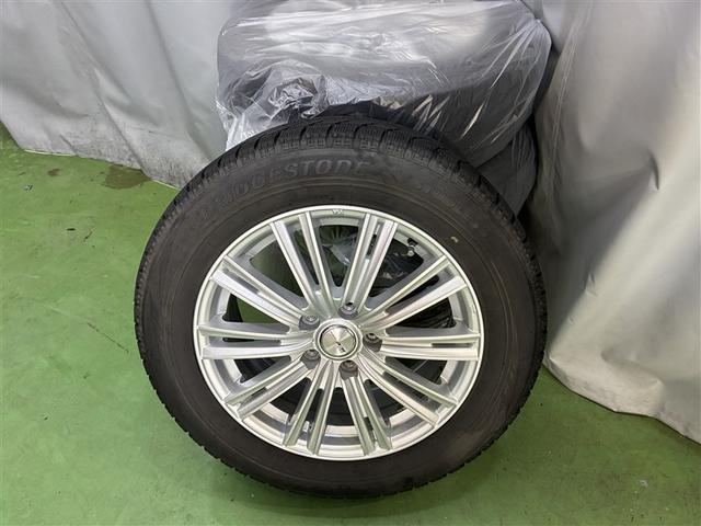 カローラクロス ハイブリッド　Ｚ　サンルーフ　４ＷＤ　メモリーナビ　バックカメラ　衝突被害軽減システム　ＥＴＣ　ＬＥＤヘッドランプ　ワンオーナー（22枚目）