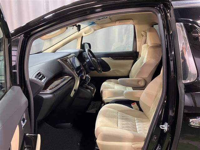 アルファード ２．５Ｘ　４ＷＤ　バックカメラ　衝突被害軽減システム　ドラレコ　電動スライドドア　ＬＥＤヘッドランプ　乗車定員８人　３列シート　ワンオーナー（7枚目）