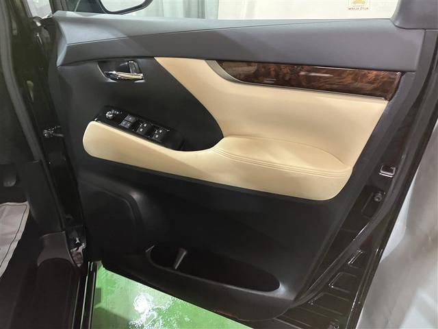 アルファード ２．５Ｘ　４ＷＤ　バックカメラ　衝突被害軽減システム　ドラレコ　電動スライドドア　ＬＥＤヘッドランプ　乗車定員８人　３列シート　ワンオーナー（22枚目）