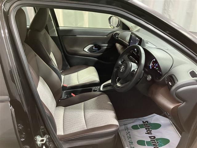 ヤリスクロス ハイブリッドＺ　４ＷＤ　ミュージックプレイヤー接続可　バックカメラ　衝突被害軽減システム　ＥＴＣ　ＬＥＤヘッドランプ（8枚目）