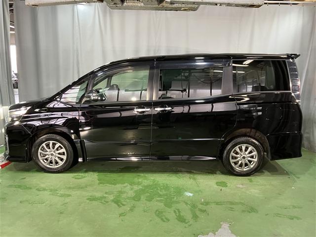 ヴォクシー ＺＳ　煌ＩＩ　４ＷＤ　フルセグ　メモリーナビ　ＤＶＤ再生　ミュージックプレイヤー接続可　バックカメラ　衝突被害軽減システム　ＥＴＣ　両側電動スライド　ＬＥＤヘッドランプ　ウオークスルー　乗車定員７人　３列シート（3枚目）