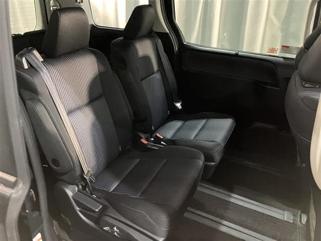 ヴォクシー ＺＳ　煌ＩＩ　４ＷＤ　フルセグ　メモリーナビ　ＤＶＤ再生　ミュージックプレイヤー接続可　バックカメラ　衝突被害軽減システム　ＥＴＣ　両側電動スライド　ＬＥＤヘッドランプ　ウオークスルー　乗車定員７人　３列シート（9枚目）