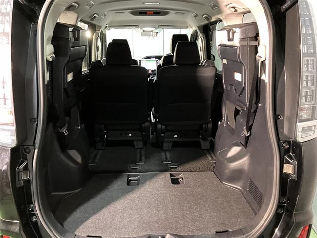 ヴォクシー ＺＳ　煌ＩＩ　４ＷＤ　フルセグ　メモリーナビ　ＤＶＤ再生　ミュージックプレイヤー接続可　バックカメラ　衝突被害軽減システム　ＥＴＣ　両側電動スライド　ＬＥＤヘッドランプ　ウオークスルー　乗車定員７人　３列シート（12枚目）