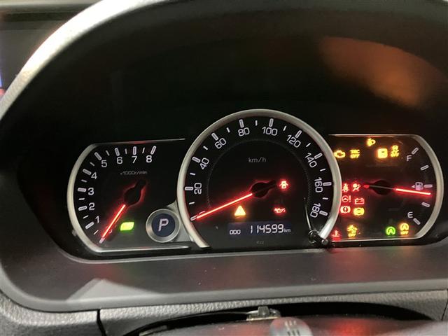 ヴォクシー ＺＳ　煌ＩＩ　４ＷＤ　フルセグ　メモリーナビ　ＤＶＤ再生　ミュージックプレイヤー接続可　バックカメラ　衝突被害軽減システム　ＥＴＣ　両側電動スライド　ＬＥＤヘッドランプ　ウオークスルー　乗車定員７人　３列シート（14枚目）