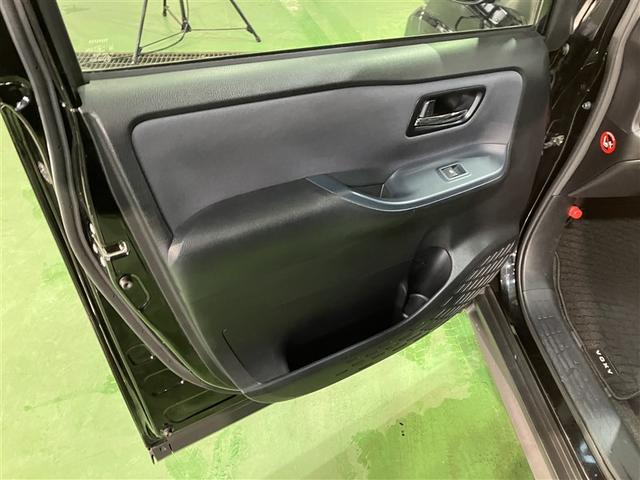 ヴォクシー ＺＳ　煌ＩＩ　４ＷＤ　フルセグ　メモリーナビ　ＤＶＤ再生　ミュージックプレイヤー接続可　バックカメラ　衝突被害軽減システム　ＥＴＣ　両側電動スライド　ＬＥＤヘッドランプ　ウオークスルー　乗車定員７人　３列シート（22枚目）