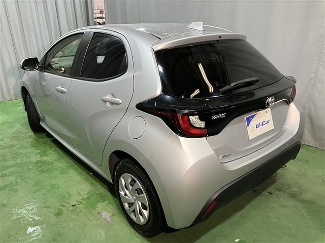 ヤリス Ｘ　４ＷＤ　メモリーナビ　バックカメラ　衝突被害軽減システム　ＥＴＣ（4枚目）