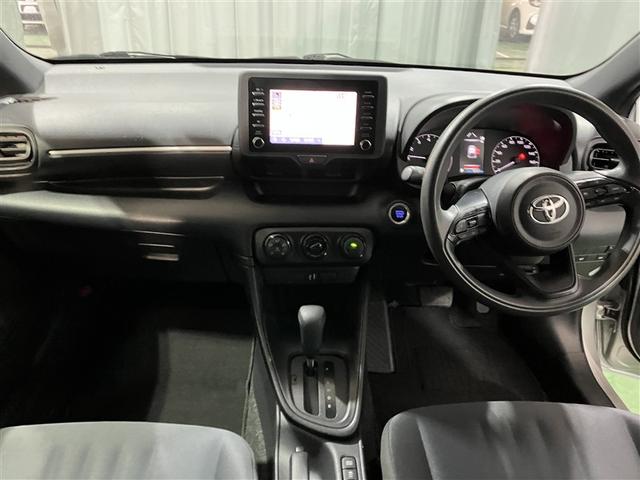 ヤリス Ｘ　４ＷＤ　メモリーナビ　バックカメラ　衝突被害軽減システム　ＥＴＣ（5枚目）