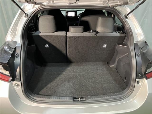 ヤリス Ｘ　４ＷＤ　メモリーナビ　バックカメラ　衝突被害軽減システム　ＥＴＣ（10枚目）