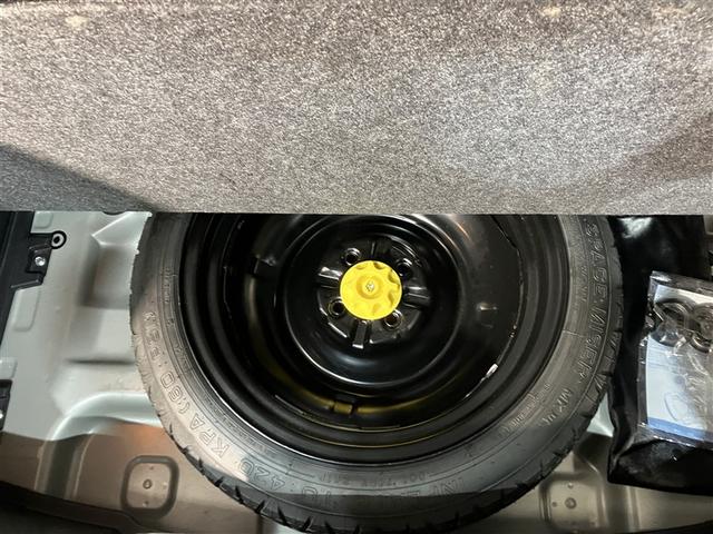 ヤリス Ｘ　４ＷＤ　メモリーナビ　バックカメラ　衝突被害軽減システム　ＥＴＣ（11枚目）