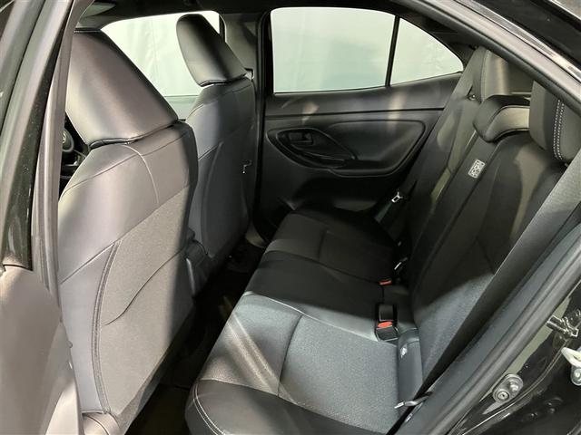 ヤリスクロス ハイブリッドＺ　４ＷＤ　メモリーナビ　バックカメラ　衝突被害軽減システム　ＥＴＣ　ＬＥＤヘッドランプ（9枚目）