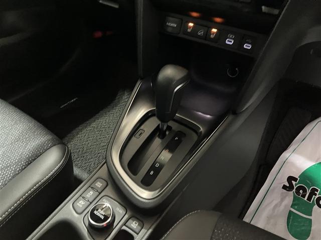 ヤリスクロス ハイブリッドＺ　４ＷＤ　メモリーナビ　バックカメラ　衝突被害軽減システム　ＥＴＣ　ＬＥＤヘッドランプ（13枚目）