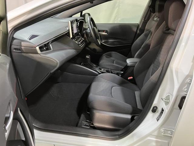 カローラスポーツ Ｇ　Ｚ　４ＷＤ　メモリーナビ　バックカメラ　衝突被害軽減システム　ＥＴＣ　ＬＥＤヘッドランプ　アイドリングストップ（8枚目）