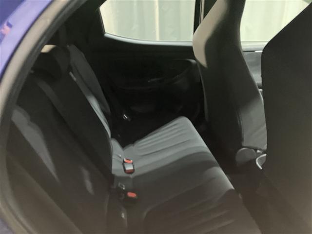 ヤリス Ｇ　４ＷＤ　フルセグ　メモリーナビ　ミュージックプレイヤー接続可　バックカメラ　衝突被害軽減システム　ＥＴＣ（7枚目）