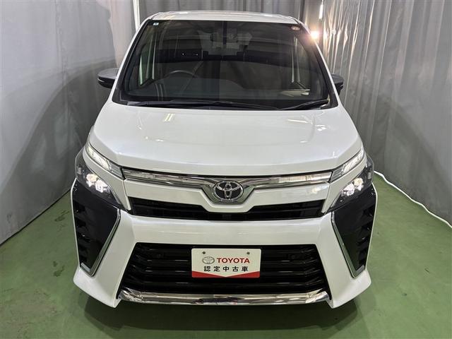 ヴォクシー ZS 煌II 4WD フルセグ メモリーナビ DVD再生 後席モニター バックカメラ 衝突被害軽減システム ETC 両側電動スライド LEDヘッドランプ 乗車定員7人 3列シート ワンオーナー アイドリングストップ(2枚目)