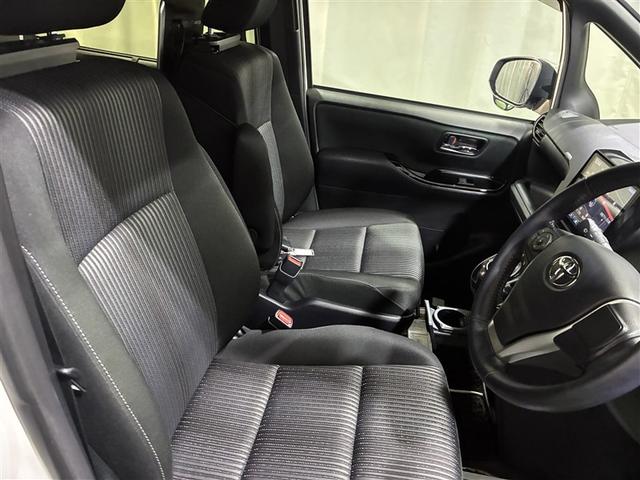 ヴォクシー ZS 煌II 4WD フルセグ メモリーナビ DVD再生 後席モニター バックカメラ 衝突被害軽減システム ETC 両側電動スライド LEDヘッドランプ 乗車定員7人 3列シート ワンオーナー アイドリングストップ(5枚目)