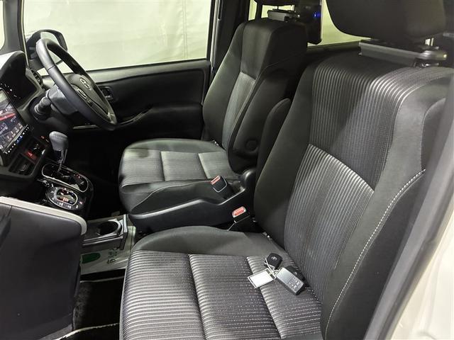 ヴォクシー ZS 煌II 4WD フルセグ メモリーナビ DVD再生 後席モニター バックカメラ 衝突被害軽減システム ETC 両側電動スライド LEDヘッドランプ 乗車定員7人 3列シート ワンオーナー アイドリングストップ(7枚目)