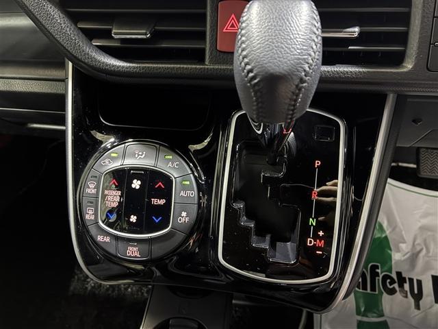 ヴォクシー ZS 煌II 4WD フルセグ メモリーナビ DVD再生 後席モニター バックカメラ 衝突被害軽減システム ETC 両側電動スライド LEDヘッドランプ 乗車定員7人 3列シート ワンオーナー アイドリングストップ(15枚目)