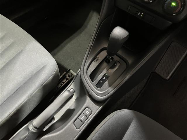 ヤリス Ｘ　４ＷＤ　メモリーナビ　ミュージックプレイヤー接続可　バックカメラ　衝突被害軽減システム　ＥＴＣ（16枚目）