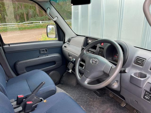 ピクシスバン クルーズ　４ＷＤ　ハイルーフ　軽バン　軽ワゴン　キーレス　オーバーヘッドコンソール　スタッドレス装着　電格ミラー　ＰＷ（16枚目）