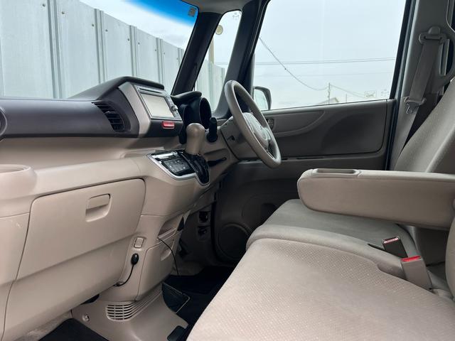 Ｎ－ＢＯＸ Ｇ・Ｌパッケージ　４ＷＤ　パワスラ　車検Ｒ９年４月　純正ナビ＆ＴＶ　Ｂカメ　プッシュスタート　スマートキー　ドラレコ（18枚目）