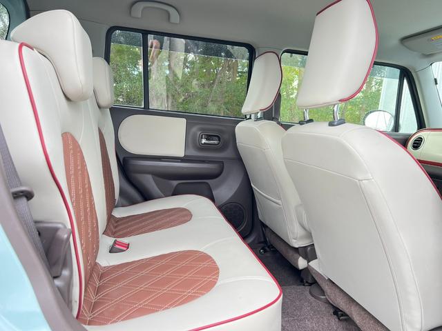 アルトラパンショコラ Ｘ　４ＷＤ　車検Ｒ９年７月３０日　８万キロ　社外ナビ＆ＴＶ　ＥＴＣ　革シート　スマートキー　プッシュスタート　シートヒーター　ＨＩＤ　革巻きステアリング（6枚目）