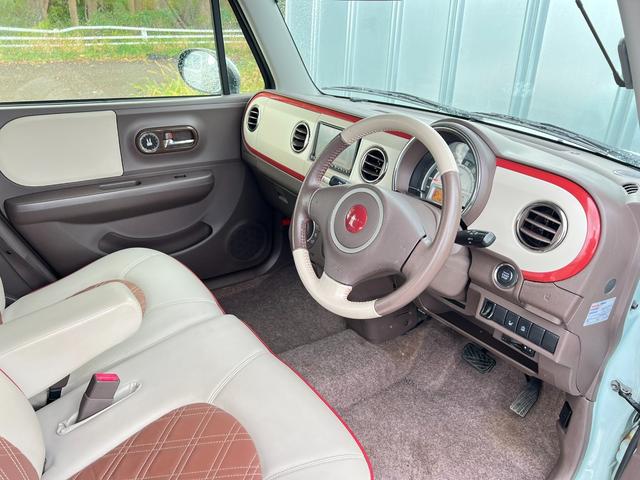 アルトラパンショコラ Ｘ　４ＷＤ　車検Ｒ９年７月３０日　８万キロ　社外ナビ＆ＴＶ　ＥＴＣ　革シート　スマートキー　プッシュスタート　シートヒーター　ＨＩＤ　革巻きステアリング（7枚目）