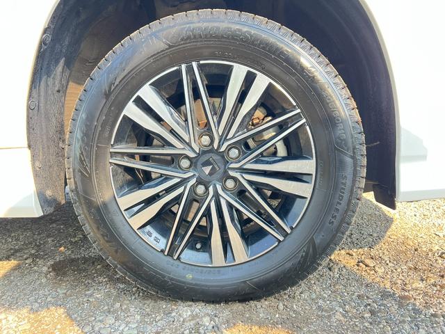 ヴォクシー S-Z 4WD 車検R9年10月2日 スタッドレス装着済 モデリスタ16インチAW 走行2万キロ ブリヂストンVRX3 エンスタ 両側パワスラ 衝突軽減システム レーンアシスト レーダークルーズ 前後ドラレコ(4枚目)