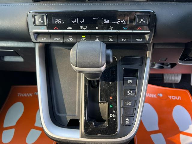 ヴォクシー S-Z 4WD 車検R9年10月2日 スタッドレス装着済 モデリスタ16インチAW 走行2万キロ ブリヂストンVRX3 エンスタ 両側パワスラ 衝突軽減システム レーンアシスト レーダークルーズ 前後ドラレコ(11枚目)