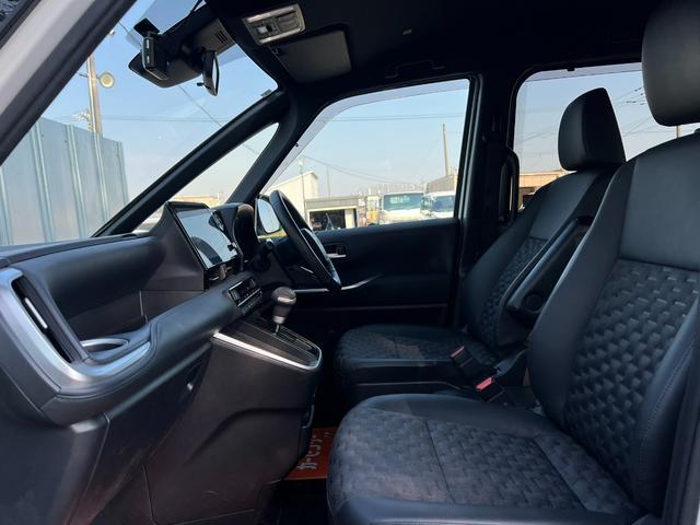 ヴォクシー S-Z 4WD 車検R9年10月2日 スタッドレス装着済 モデリスタ16インチAW 走行2万キロ ブリヂストンVRX3 エンスタ 両側パワスラ 衝突軽減システム レーンアシスト レーダークルーズ 前後ドラレコ(13枚目)