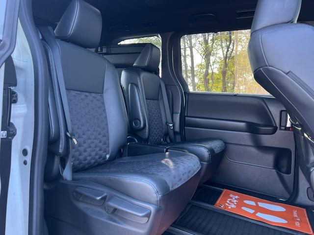 ヴォクシー S-Z 4WD 車検R9年10月2日 スタッドレス装着済 モデリスタ16インチAW 走行2万キロ ブリヂストンVRX3 エンスタ 両側パワスラ 衝突軽減システム レーンアシスト レーダークルーズ 前後ドラレコ(46枚目)