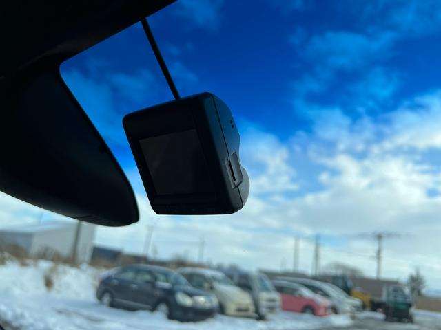 N-WGNカスタム G SSパッケージ 4WD ナビ&TV スタッドレス装着済 バックカメラ Bluetooth ETC ドラレコ スマートキー プッシュスタート マイナー後 修復歴なし 冬タイヤ付 左右シートヒーター クルコン 横滑り防止(5枚目)