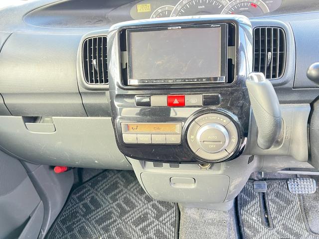 タント カスタムＶセレクション　４ＷＤ　スタッドレス装着　走行８万キロ　社外ＡＷ　オーバーヘッドコンソール　キーフリー　スマートキー　ディスチャージヘッドライト　ドアバイザー　フォグ（6枚目）