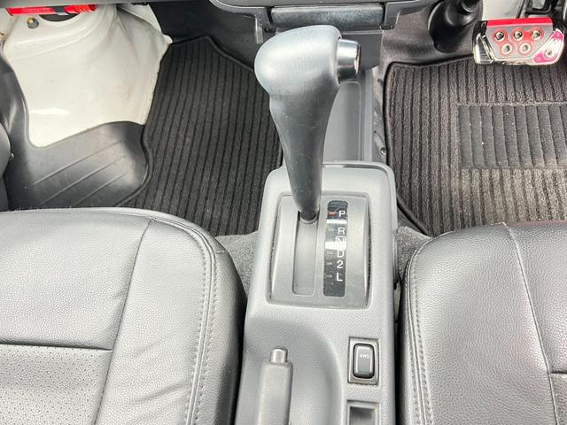 キャリイトラック KCエアコン・パワステ 3方開 4WD 車検R9年7月13日 走行2万キロ スタッドレス装着済 軽トラ オートマ エアコン パワステ 軽トラック 純正AW 冬タイヤ付 社外ディスプレイオーディオ エアロバンパー 修復歴なし(5枚目)