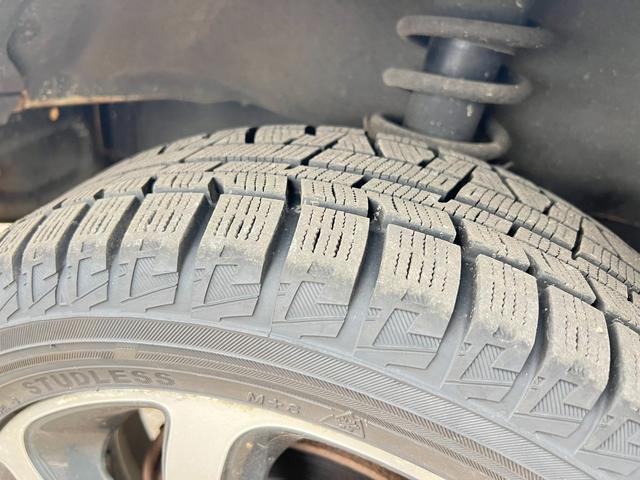 キャリイトラック KCエアコン・パワステ 3方開 4WD 車検R9年7月13日 走行2万キロ スタッドレス装着済 軽トラ オートマ エアコン パワステ 軽トラック 純正AW 冬タイヤ付 社外ディスプレイオーディオ エアロバンパー 修復歴なし(9枚目)